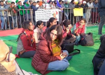 swara bhaskar in farmer protest