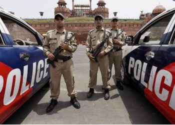 -delhi-city-ncr-police-raids-at-lawyer-mehmood-pracha-office-in-delhi-riots-case