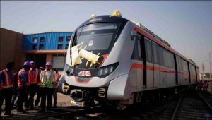 अहमदाबाद और सूरत को दिया मेट्रो का तौहफा