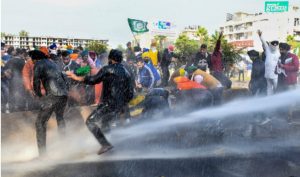 महापंचायत रैली में किसानों और पुलिस के बीच झड़प