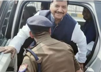 investigation-against-co-touching-shivpal-yadav