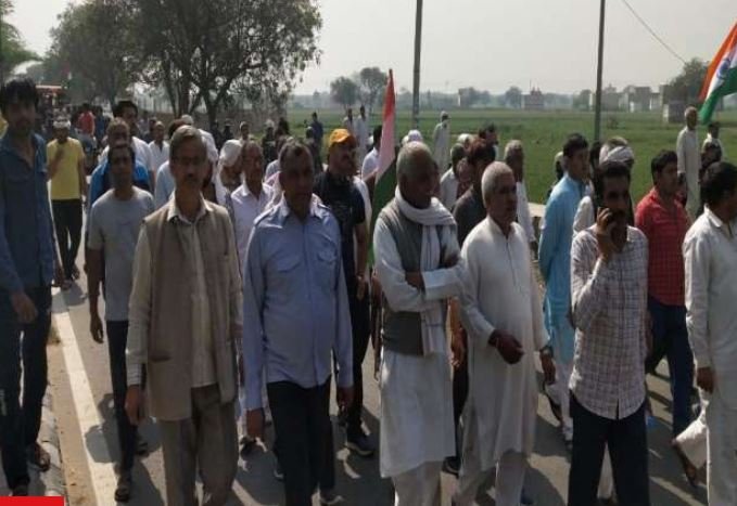 hisar-kisan-agitation-jadoda-villagers-take-out-tiranga-yatra-to-vacate-border-shouting-slogans-against-rakesh-tikait
