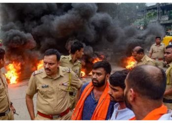 Maratha Community: मराठा समुदाय के लिए आरक्षण की मांग पर, भीड़ ने किया NCP के विधायक के घऱ पथराव, फूंका घर!