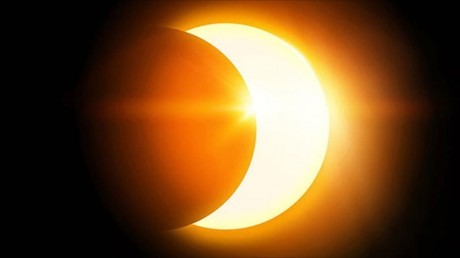 Surya Grahan 2023: साल का दूसरा सूर्य ग्रहण आज, जानें समय, दोष और धार्मिक मान्यताएं।