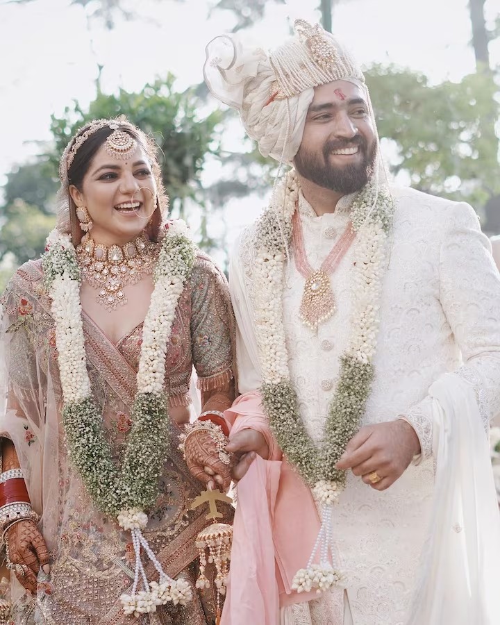 Neha Bagga Wedding: टेलीविजन एक्ट्रेस नेहा बग्गा ने अपनी ड्रीमी शादी की तस्वीरें शेयर कर सबको चौंका दिया। 