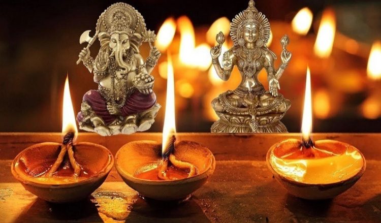 Diwali 2023: आज है शुभ दिवाली, क्या है पूजा का शुभ मुहूर्त?