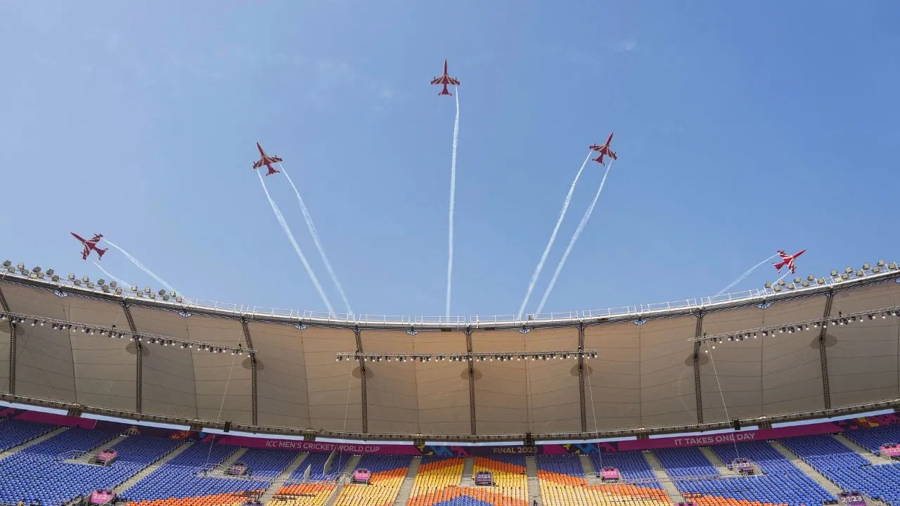 World Cup 2023: वर्ल्ड कप फाइनल से पहले अहमदाबाद में होगा भव्य एयर शो, वहीं जमीन पर सटार्स बिखेरेंगे जलवा। 
