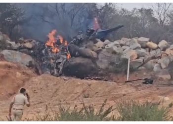 Telangana News: तेलंगाना में क्रैश हुआ विमान, दो पायलटों की मौत!