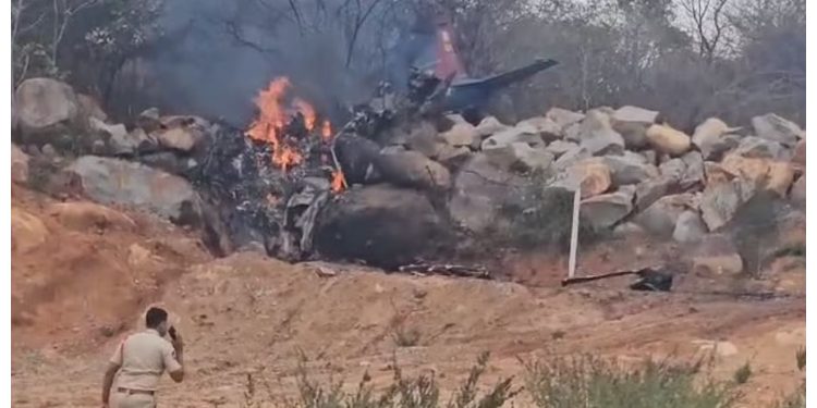 Telangana News: तेलंगाना में क्रैश हुआ विमान, दो पायलटों की मौत!