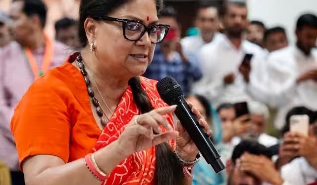 Vasundhara Raje: वसुंधरा राजे के राजस्थान में मुख्यमंत्री पद से बाहर के ये है 5 बड़े कारण।