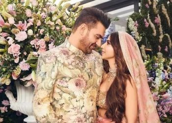 Arbaaz Khan-Sshura Khan Wedding: अरबाज खान-शौरा संग रचाई दूसरी शादी, रोमांटिक होते दिखें कपल, शादी की पहली तस्वीर हो रही वायरल।