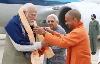 PM Modi Ayodhya Visit: महर्षि वाल्मीकि एयरपोर्ट का पीएम ने किया उद्घाटन, आयोद्धया के लिए दिल्ली से पहली फ्लाइट हुआ रवना...