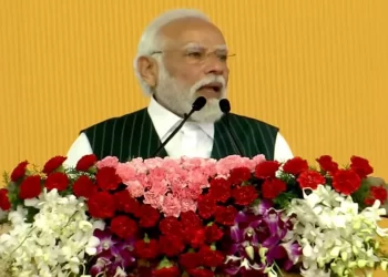 PM Modi: '2047 तक एक विकसित भारत' पीएम मोदी ने 20,140 करोड़ रुपए परियोजनाओं का किया उद्घाटन!