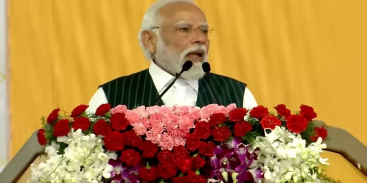 PM Modi: '2047 तक एक विकसित भारत' पीएम मोदी ने 20,140 करोड़ रुपए परियोजनाओं का किया उद्घाटन!