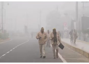 Delhi Weather: दिल्ली समेत इन राज्यो में कड़ाके की ठण्ड, IMD ने जारी किया अलर्ट!