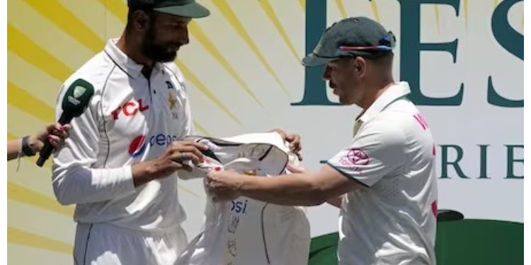 Aus Vs Pak: डेविड वॉर्नर ने टेस्ट क्रिकेट को किया अलविदा, पाकिस्तान ने दिया ये खास तोहफा?