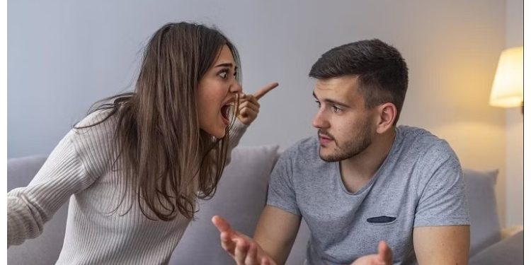 Relationship Tips: शादी के बाद कैसे करें अपने रिश्ते पर काम, लड़ाई होगी कम..!