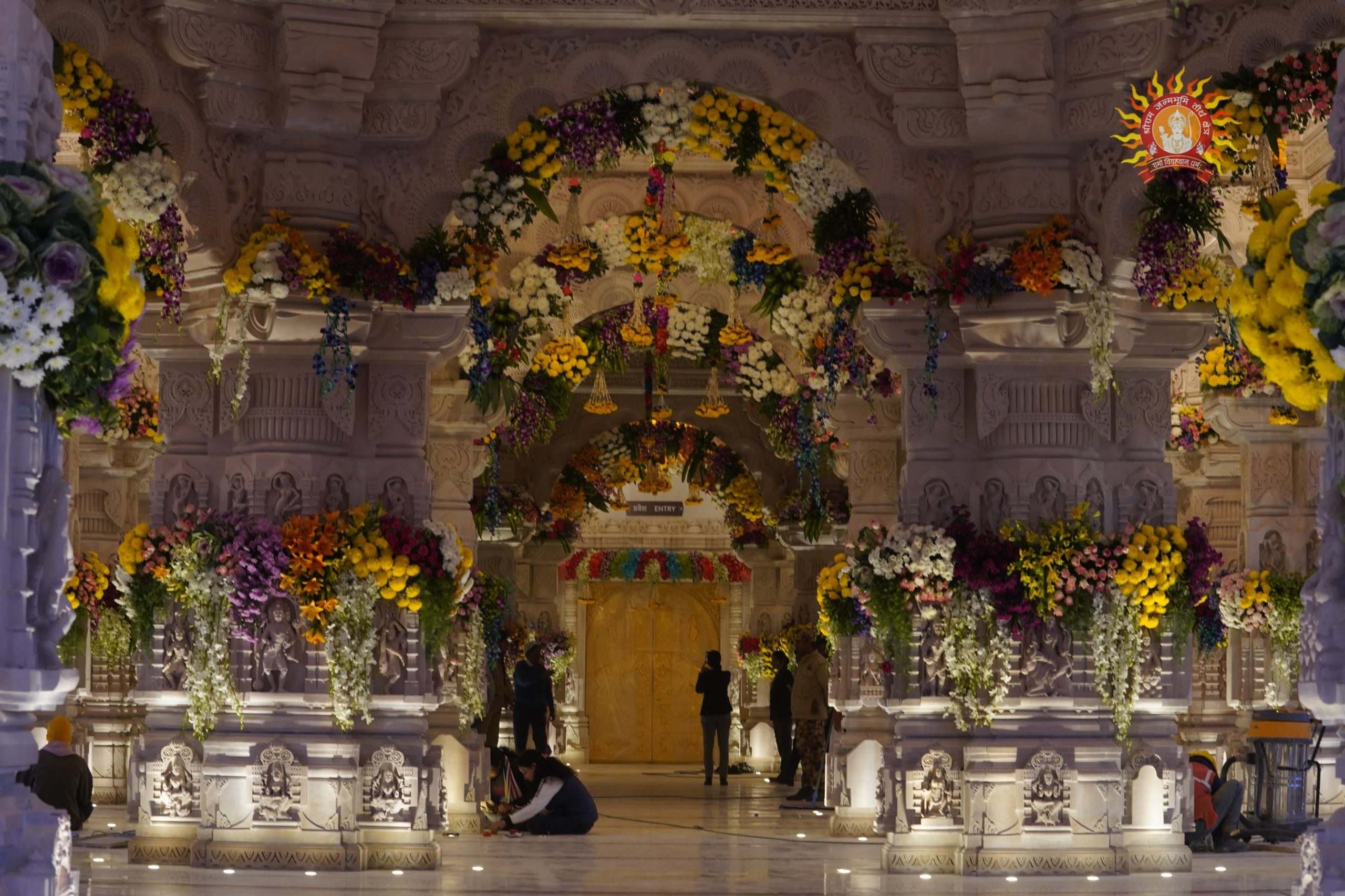 Ram Mandir Ayodhya: राम मंदिर प्राण प्रतिष्ठा से पहले देखें, राम मंदिर की कुछ खूबसूरत झलकियां... 
