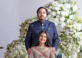 Anant-Radhika Wedding:अनंत अंबानी और राधिका मर्चेंट मार्च में करेंगे शादी, इस दिन से शुरू होगी प्री वेडिंग फंक्शन, शादी का कार्ड हुआ वायरल।