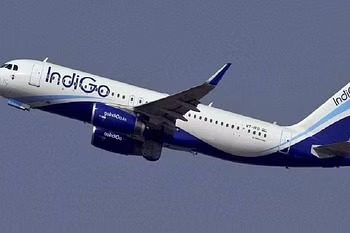 Indigo Flights: इंडिगो के कैप्टन को पैसेंजर ने मारा पंच, एक्टर ने शेयर की फनी पोस्ट- बोले, 'आ गया स्वाद...'