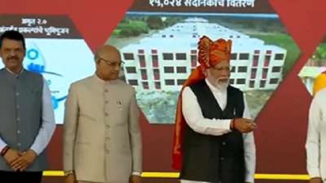 PM Modi Maharashtra Visit: 'मुझे भी बचपन में ऐसे घर में रहने का मौका मिला होता!' सोलापुर में पीएम मोदी