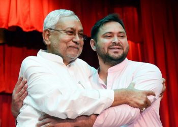 Bihar Politics: CM नीतीश से मुलाकात के बाद Tejashwi Yadav, 'JDU-RJD एक साथ, फिर क्यों सवाल?'