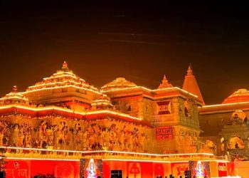 Ayodhya Ram Mandir Live: शुरू हुआ भव्य प्राण प्रतिष्ठा प्रक्रिया, पीएम मोदी ने शुरु किए पूजान प्रक्रिया।