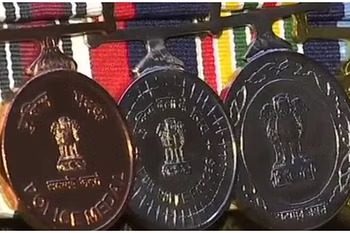 Gallantry Awards 2024: 75वें गणतंत्र दिवस पर वीरता और सेवा पदक का हुआ ऐलान, 1132 कर्मियों को मिलेगा सम्मान।