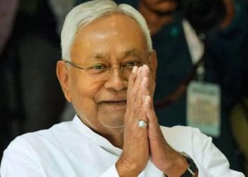 Bihar Politics: नीतीश कुमार ने राज्यपाल को सौंपा इस्तीफा, बीजेपी के साथ बनाएंगे एक बार फिर से सरकार...