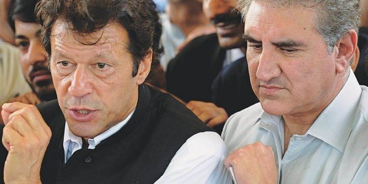 Pakistan News: PTI को लगा बड़ा झटका, पूर्व पीएम इमरान खान और शाह महमूद को हुई 10 साल की सजा।