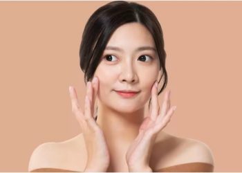 Beauty Tips: कोरियन जैसी दिखना चाहती है खूबसूरत, तो करें इस ब्यूटी टिप्स का इस्तेमाल, पाएं चमकती और दमदार त्वचा।