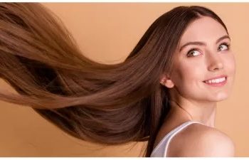 Beauty Tips: सिल्की, लंबे और घने बाल चाहती है आप तो करें बस इस घरेलु नुस्खे का इस्तेमाल...