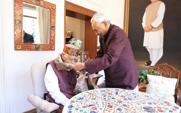 Bihar CM Nitish Kumar: लालकृष्ण आडवाणी से नीतीश कुमार ने की मुलाकात, भारत रत्न दिए जाने पर पूर्व डिप्टी PM को दी बधांई