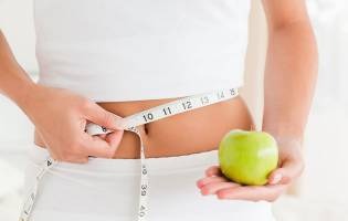 Health Tips: अगर 1 महीने आप भी कम करना चाहती है वजन, तो अपनाएं ये घरेलू नुस्खे...