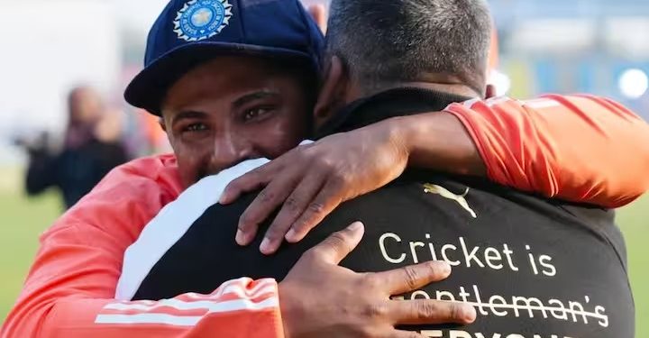 IND vs ENG: सरफराज खान का टेस्ट डेब्यू, पिता की आंखों में छलके आंसू, जर्सी नंबर 97 का गहरा राज!