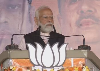 PM Modi Live: संदेशखाली पीड़ित को देख भावुक हुए PM मोदी, पारिवारवाद पर विपक्ष को घेरा, देखें पूरा लाइव अपडेट