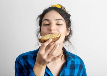Health Tips: आप भी खाली पेट खाते है ब्रेड तो हो जाइए सावधान, नहीं तो हो सकती है ये बीमारियां