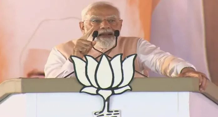 PM Modi Meerut Rally Live: PM मोदी ने विपक्ष पर साधा निशाना, बोले- "भ्रष्टाचारी चाहे कितना भी बड़ा क्यों न हो एक्शन जरूर होगा..."