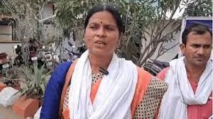 Lok Sabha Election: महिला नेता का हैरान करने वाला वादा, हर गांव में खुलेगा बार, यह सुन खिल गए बेवड़े के चेहरे