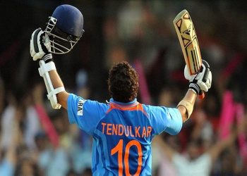Sachin Tendulkar: 15 साल की उम्र में खेलना शुरू किया था क्रिकेट, आज बन चुके है 'क्रिकेट के भगवान'