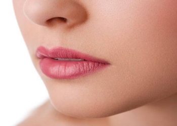 Beauty Tips: फटे होठ से है परेशान, तो लगाएं ये चीज, दिखेगा असर