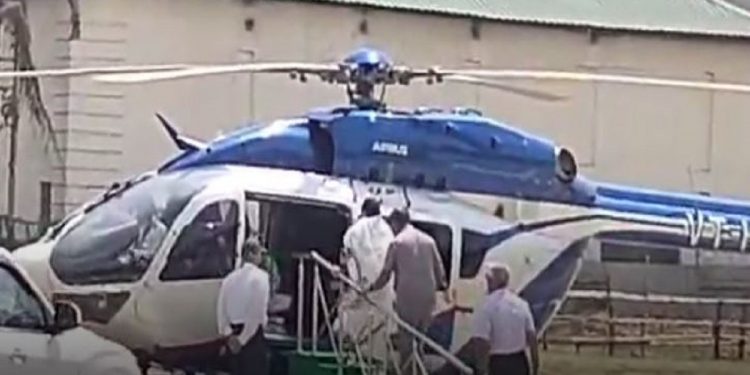 Mamata Banerjee Injured: CM ममता बनर्जी हुई चोटिल, प्रचार के दौरान हेलीकॉप्टर की सीढ़ियों से गिरी
