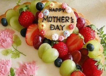 Mother's Day Special: मदर्स डे जल्द ही आने वाला है, इस खास मौके पर आप अपनी मां को स्पेशल फिल कराएं। इसके लिए आप अपनी मां को कुछ अच्छा खिला सकते है।