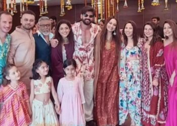 सोनाक्षी सिन्हा के हाथों में रची जहीर इकबाल के नाम की मेहंदी, देखें वायरल तस्वीरें…