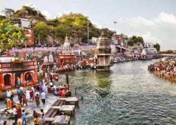 गंगा दशहरा पर स्नान-दान से मिलता है मोक्ष, जानिए शुभ मुहूर्त, विधि, मंत्र यहां