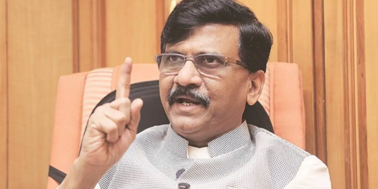 गणेश पूजा में CJI के घर पहुंचे PM मोदी, Sanjay Raut ने उठा दिए कई सवाल