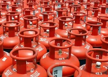 LPG Cylinder Rate Hike: 1 अगस्त से महंगा हुए 19 किलों वाले LPG सिलेंडर, जानें कितनी पहुंची कीमत?
