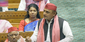 संसद में संभल पर रार! अखिलेश यादव और गिरिराज सिंह में फिर आर-पार, बीच में पीयूष गोयल भी बरसे