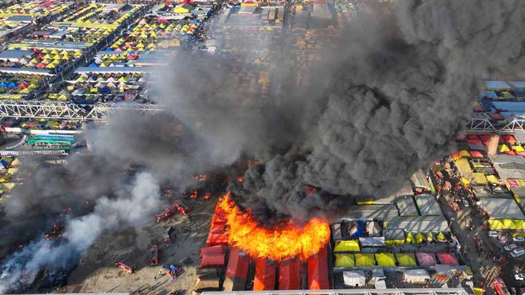 Mahakumbh 2025 : जलते टेंट.. फटते सिलेंडर.. महाकुंभ में लगी आग, मजिस्ट्रेट जांच के बाद होगा खुलासा 