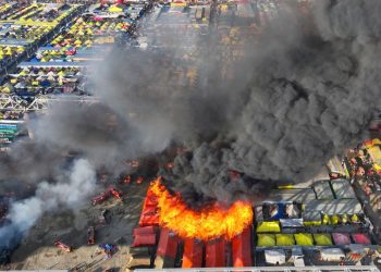 Mahakumbh 2025 : जलते टेंट.. फटते सिलेंडर.. महाकुंभ में लगी आग, मजिस्ट्रेट जांच के बाद होगा खुलासा 